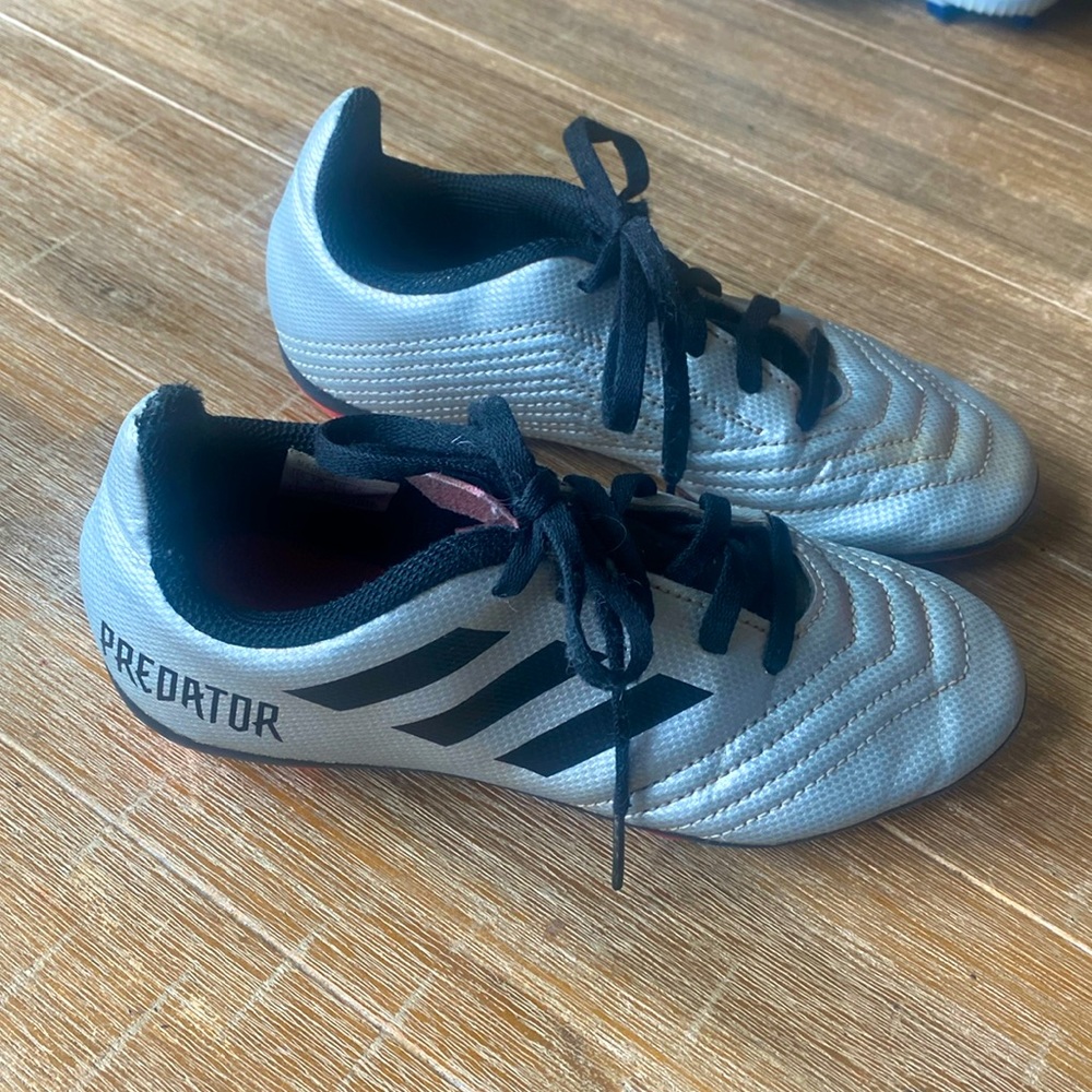 Adidas predators boys size 1
